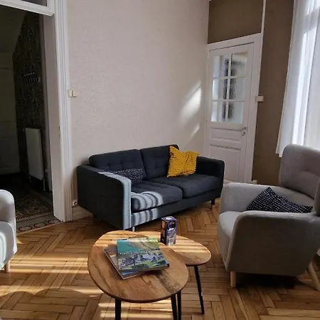 Maison Centre, Emplacement Ideal, Calme, 4 Chambres, 6 Personnes Et Bebe Apartamento