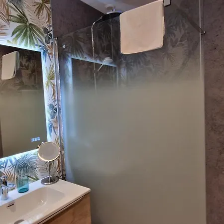 Maison Centre, Emplacement Ideal, Calme, 4 Chambres, 6 Personnes Et Bebe