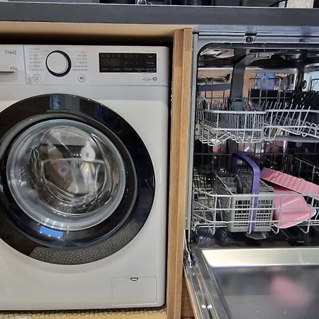 Maison Centre, Emplacement Ideal, Calme, 4 Chambres, 6 Personnes Et Bebe * بوتون